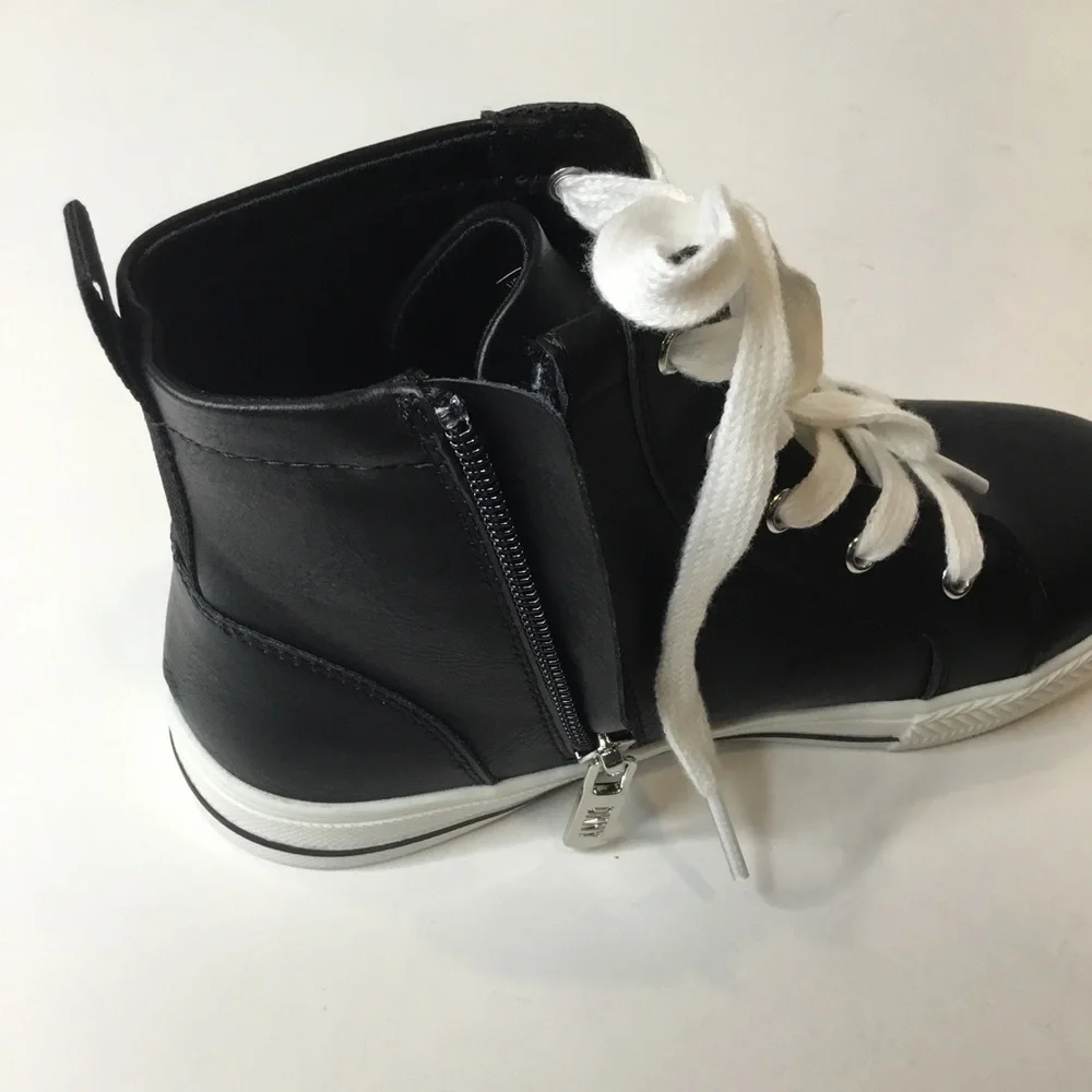 Kids DKNY Hannah Hightop shoes size 1